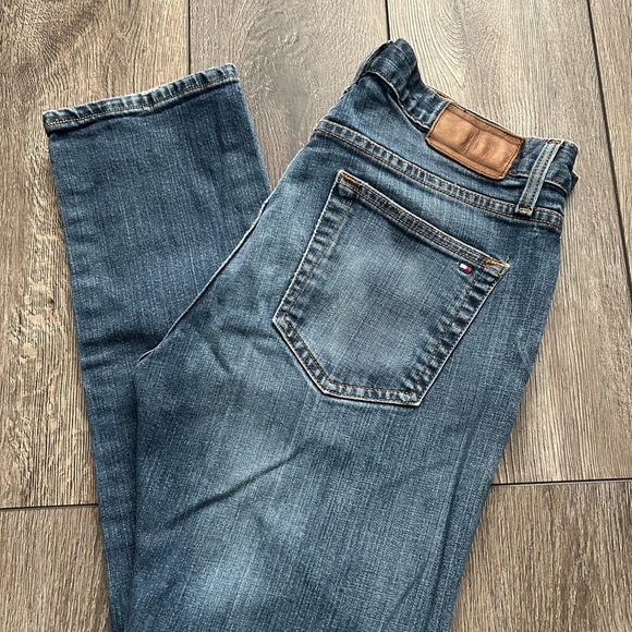 Tommy Hilfiger Blue Straight-Leg Jeans with Lived-In Look - Picture 4 of 6